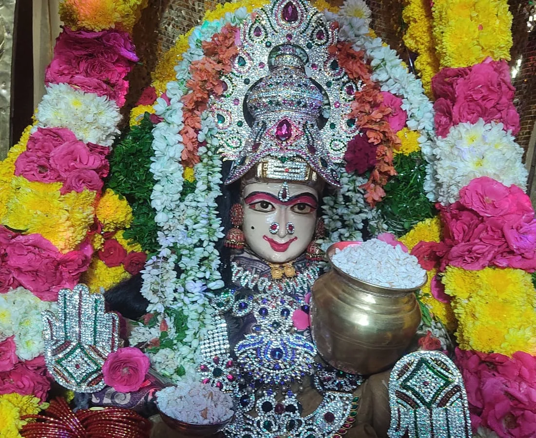 Mata Sri Raja Shyamala Devi